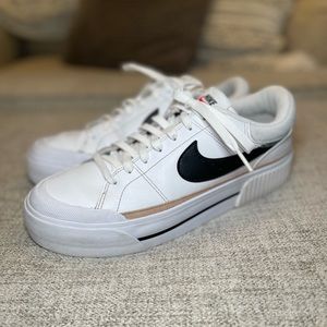 Nike Court Legacy Lift